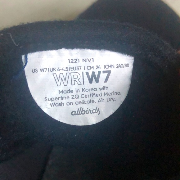 Allbirds Women’s Wool Runners - True Black (Cream Sole) Size 7 - Picture 7 of 7